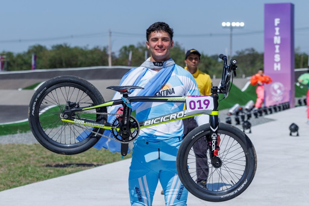 Juegos ASU 2025: CICLISMO | FEDERICO CAPELLO GANÓ EL ORO EN BMX RACING