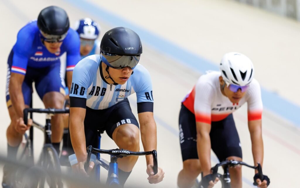Juegos ASU 2025: CICLISMO |  2025 GRUÑEIRO SE QUEDÓ CON LA MEDALLA DE ORO EN EL OMNIUM MASCULINO EN PISTA