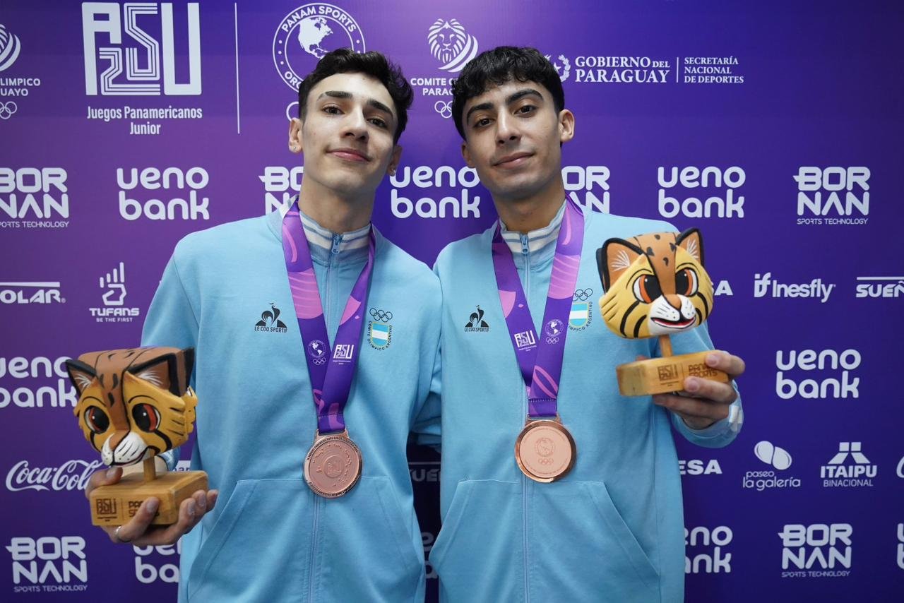 En este momento estás viendo Juegos ASU 2025: GIMNASIA | ROBERTI-WEISE GONTIER SUBIERON AL PODIO EN LA SINCRONIZADA DE TRAMPOLÍN