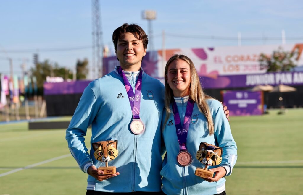 Juegos ASU 2025: TIRO CON ARCO | ALMA PUEYO LÓPEZ Y ESTEBAN SILVA SE ADJUDICARON LAS RESPECTIVAS MEDALLAS DE BRONCE EN RECURVO INDIVIDUAL