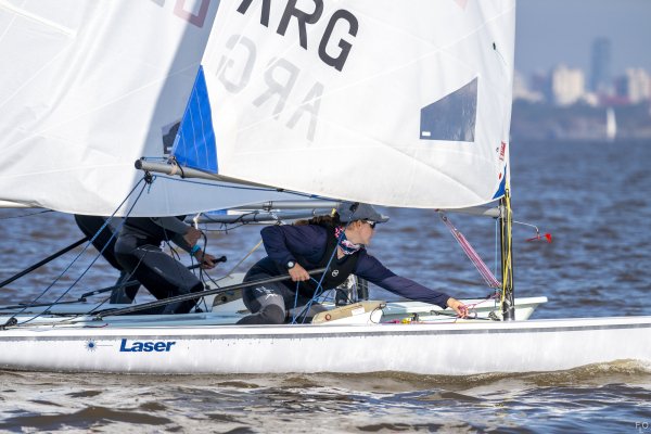 En este momento estás viendo Juegos ASU 2025: YACHTING | LA ARGENTINA CHIARA FERRETTI CONTINÚA CON POSIBILIDADES DE MEDALLA