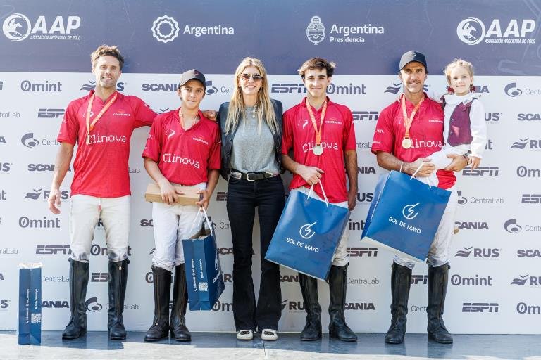 En este momento estás viendo Polo masculino: COPAS HEGUY-SAUZE