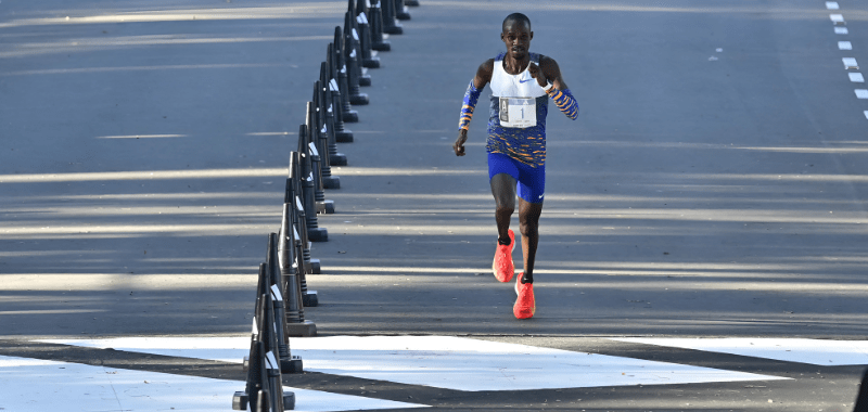 En este momento estás viendo Atletismo: JACOB KIPLIMO Y VERÓNICA LOLEO GANARON EL MEDIO MARATÓN DE BUENOS AIRES; LAUREANO ROSA Y FLORENCIA BORELLI FUERON LOS MEJORES ATLETAS NACIONALES