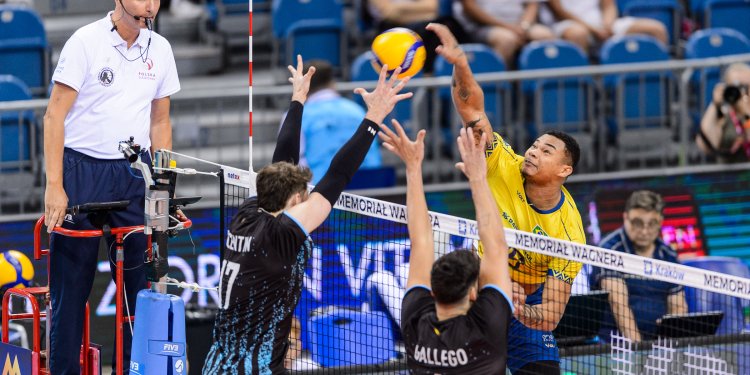 En este momento estás viendo Voley masculino: GRAN DEBUT DE ARGENTINA EN EL MEMORIAL MB WAGNER CON VICTORIA FRENTE A BRASIL