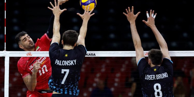 En este momento estás viendo Voley masculino: VNL | EN EL WEEK 2, ARGENTINA FUE DERROTADA POR IRÁN EN EL SEGUNDO PARTIDO