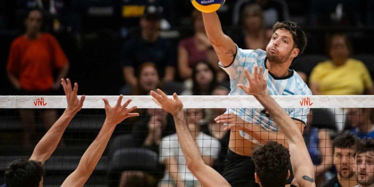 En este momento estás viendo Voley masculino: VNL | EN EL ÚLTIMO PARTIDO DEL WEEK 1, ARGENTINA CAYÓ CON ITALIA
