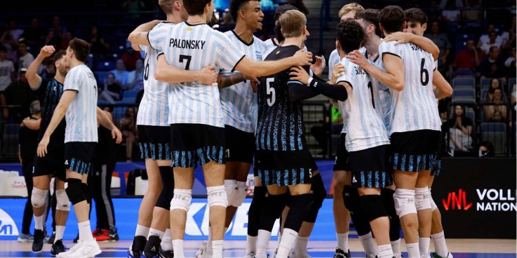 En este momento estás viendo Voley masculino: VNL | LA SELECCIÓN ARGENTINA DEBUTA FRENTE A BRASIL EN EL WEEK 3 BUSCANDO LA CLASIFICACIÓN