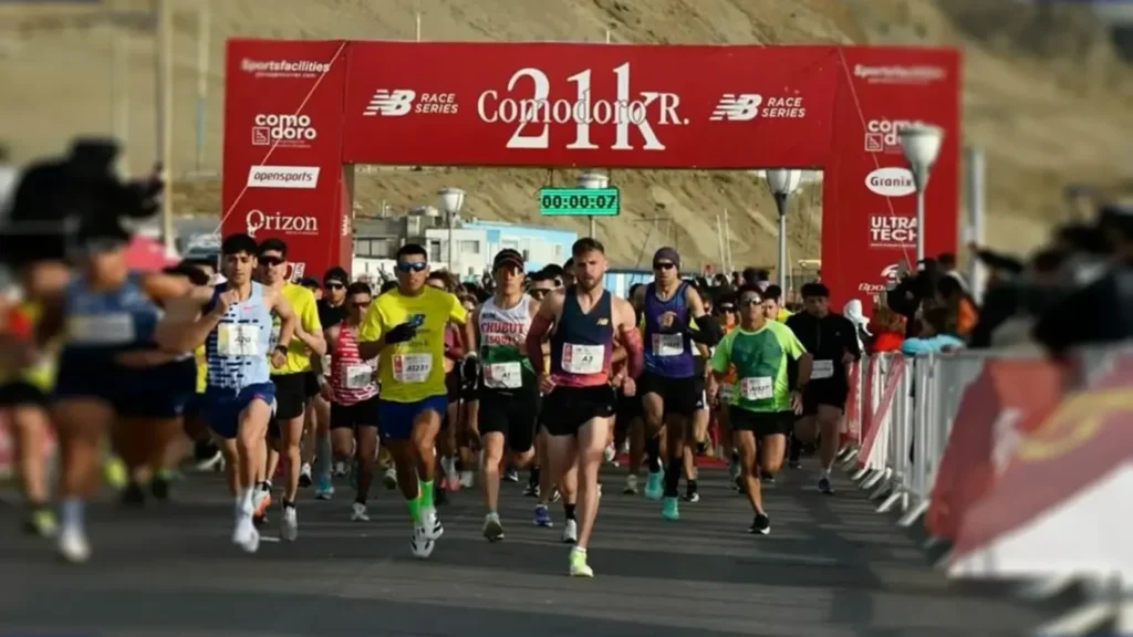 Atletismo: LAUREANO ROSA Y MARÍA LUJÁN URRUTIA GANARON EL MEDIO MARATÓN DE COMODORO RIVADAVIA