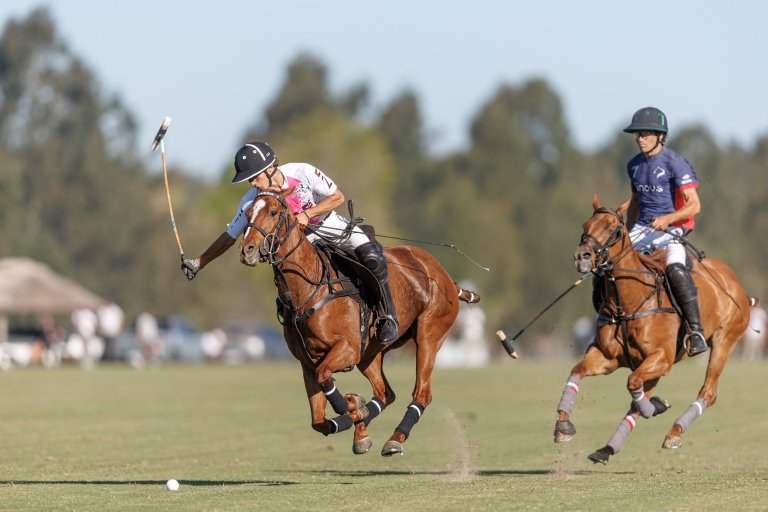 En este momento estás viendo Polo masculino: ABIERTO DE HURLINGHAM | LA NATIVIDAD LA DOLFINA Y UAE POLO VENCIERON EN SEMIFINALES Y DEFINIRÁN EL TÍTULO