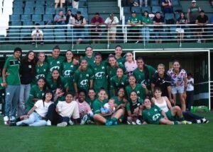 Lee más sobre el artículo Fútbol Femenino: CON GARRA Y CORAZÓN SE JUGARON LOS OCTAVOS DE FINAL DE LA LIGA