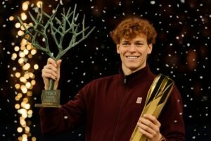 Lee más sobre el artículo Tenis Masculino: DOS TORNEOS, DOS TROFEOS Y UN MISMO GANADOR