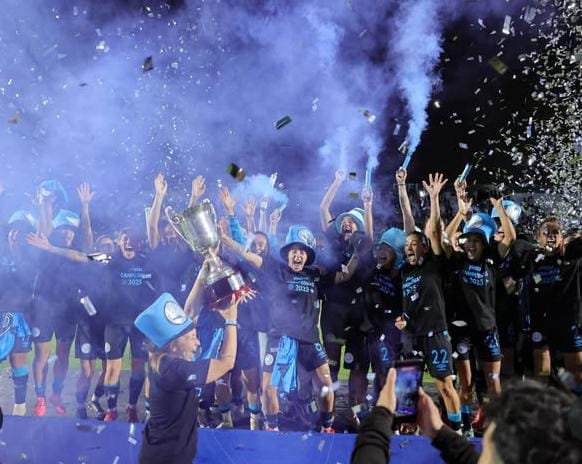 En este momento estás viendo Fútbol femenino: BELGRANO DE CÓRDOBA ES EL CAMPEÓN DEL TORNEO CLAUSURA DE PRIMERA DIVISIÓN