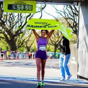 Lee más sobre el artículo Atletismo: ROMINA BIAGIOLI Y LAUREANO ROSA SE QUEDARON CON LA SAUCONY BAIRES 15KM