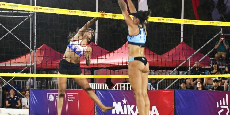 En este momento estás viendo Beach Volley: BRENDA CHURÍN-VICTORIA TOSI Y MORENA ABDALA-AGOSTINA GHIGLIAZZA LLEGARON A CUARTOS EN LA APERTURA DEL CIRCUITO SUDAMERICANO