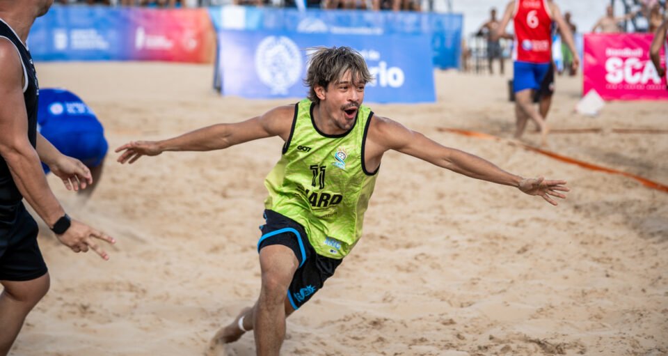 En este momento estás viendo Beach Handball: DOS TRIUNFOS EN IGUAL CANTIDAD DE PRESENTACIONES EN AMBAS RAMAS EN EL TORNEO SUR-CENTRO ROSARIO 2026