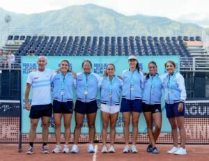 Lee más sobre el artículo Tenis Femenino: PAOLA SUAREZ Y UN DEBUT SOÑADO PARA LAS GUERRERAS