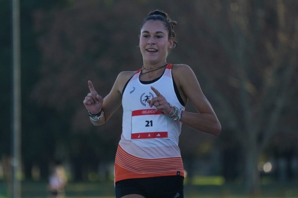 Atletismo: INÉS CONDE, INÉS MACADAM Y MATÍAS REYNAGA SE DESTACAN EN TORNEOS INTERNACIONALES