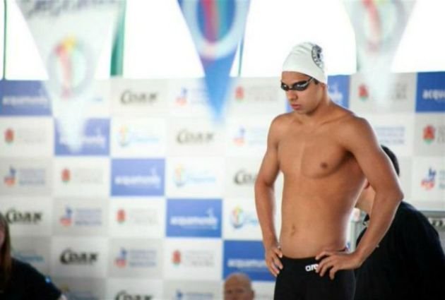 En este momento estás viendo Natación: MARTÍN CARRIZO AFUERA DE LOS JUEGOS