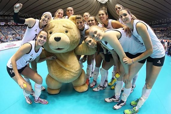 Lee más sobre el artículo Voley: LAS FOTOS DE LAS PANTERAS EN EL MUNDIAL DE JAPÓN (parte III)