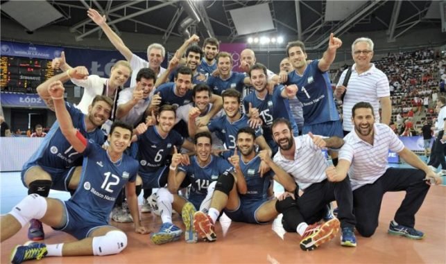 Lee más sobre el artículo Voley masculino: HISTÓRICO TRIUNFO DE ARGENTINA SOBRE RUSIA EN EL CIERRE DEL SEGUNDO WEEKEND DE LA LIGA