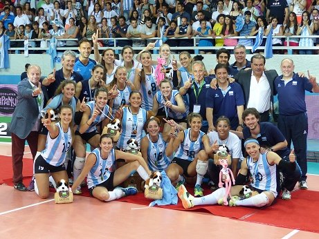Lee más sobre el artículo Las Crónicas de Huguito: ARGENTINA CLASIFICÓ A LOS JUEGOS OLÍMPICOS EN VOLEY. SALTO DE PANTERA