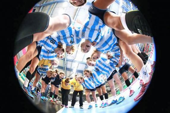 Lee más sobre el artículo Handball: CONTINÚAN LOS ENTRENAMIENTOS LOS SELECCIONADOS MASCULINO Y FEMENINO