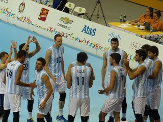 Lee más sobre el artículo Voley: CONTUNDENTE VICTORIA DE ARGENTINA SOBRE COLOMBIA