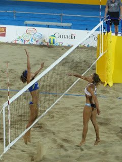 Lee más sobre el artículo Beach Voley: EMOTIVA CLASIFICACIÓN DE ANA GALLAY Y GEORGINA KLUG A LA FINAL