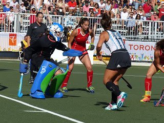 Lee más sobre el artículo Hockey sobre Césped: LAS LEONAS GOLEARON Y LLEGARON A LA FINAL