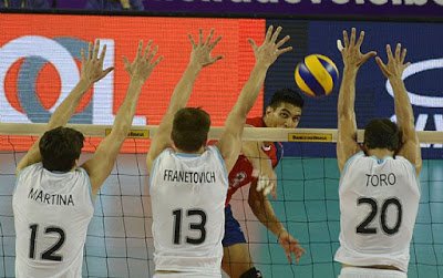 Lee más sobre el artículo Voley masculino: ARGENTINA Y BRASIL GANARON LAS SEMIFINALES Y DISPUTARÁN LA FNAL DEL SUDAMERICANO