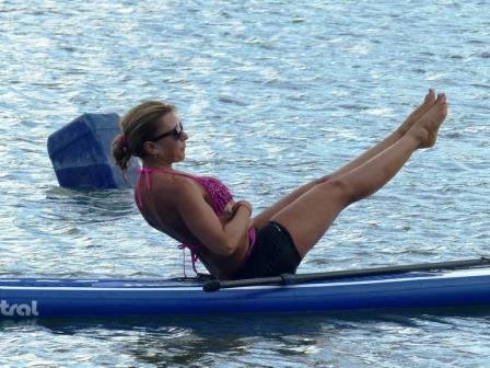 Lee más sobre el artículo Yoga Sup: NOTA A KARINA SPINA, INSTRUCTORA CERTIFICADA DE LA ACTIVIDAD Y CREADORA DE YOGA SUP ARGENTINA