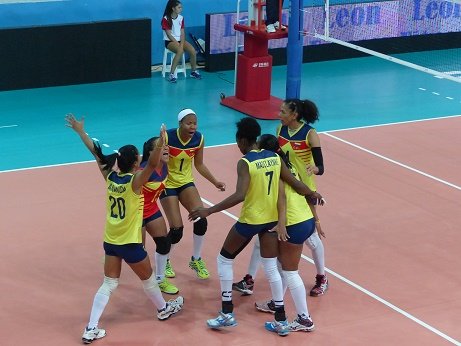 Lee más sobre el artículo Voley femenino: COLOMBIA ABRIÓ CON UNA SONRISA EL PREOLÍMPICO DE BARILOCHE