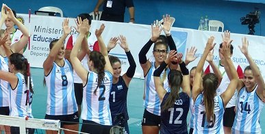 Lee más sobre el artículo Voley femenino: LAS PANTERAS COMENZARON VICTORIOSAS EN EL GRAN PRIX QUE SE JUEGA EN TUCUMÁN