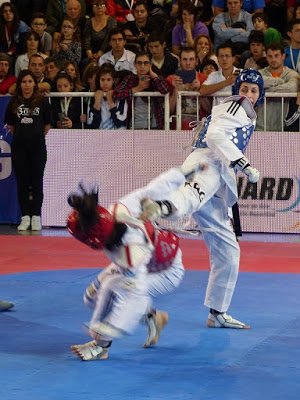 En este momento estás viendo Taekwondo: ALEXIS ARNOLDT OPINA SOBRE SU ACTUACIÓN EN EL OPEN ARGENTINA Y LAS COMPETENCIAS DEL AÑO